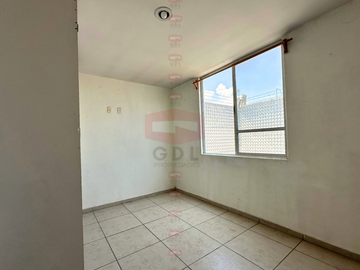 PARQUES DE TESISTÁN CASA EN VENTA