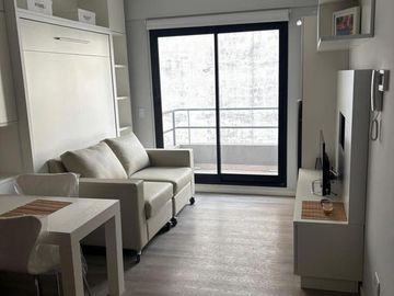 MONOAMBIENTE en VENTA a ESTRENAR . MOLDES al 900 . COLEGIALES
