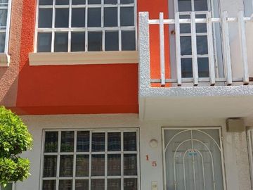 CASA EN VENTA EN FRACCIONAMIENTO LOS HÉROES.