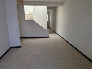 CASA EN VENTA EN FRACCIONAMIENTO LOS HÉROES.