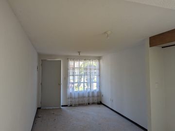 CASA EN VENTA EN FRACCIONAMIENTO LOS HÉROES.