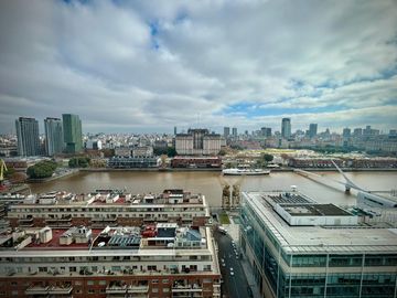 Departamento en Puerto Madero tres ambientes con excelente vista - Apto Crédito