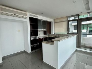Departamento en Puerto Madero tres ambientes con excelente vista - Apto Crédito