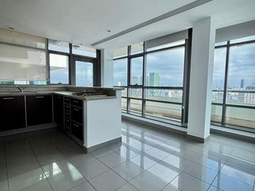 Departamento en Puerto Madero tres ambientes con excelente vista - Apto Crédito