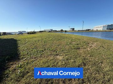 Lote en venta al agua en Barrio Los Puentes