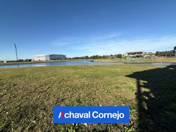 Lote en venta al agua en Barrio Los Puentes