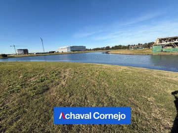 Lote en venta al agua en Barrio Los Puentes