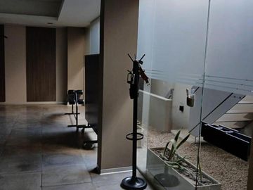 Excelente 2 ambientes muy amplio con cochera fija - Edificio Green Tower