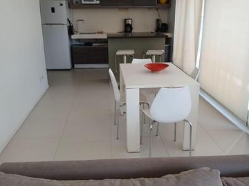 Excelente 2 ambientes muy amplio con cochera fija - Edificio Green Tower