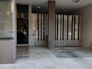 Excelente 2 ambientes muy amplio con cochera fija - Edificio Green Tower