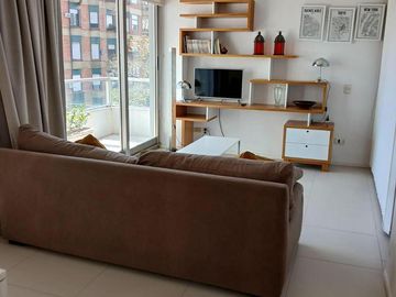 Excelente 2 ambientes muy amplio con cochera fija - Edificio Green Tower