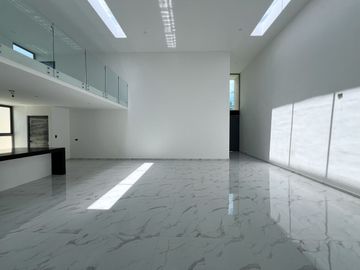 CASA VENTA MÉRIDA, 611M2, 4 HABITS, EQUIPADA, ESTRENA, CASA MINÚ DZITYÁ.