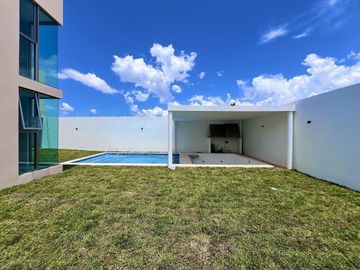 CASA VENTA MÉRIDA, 611M2, 4 HABITS, EQUIPADA, ESTRENA, CASA MINÚ DZITYÁ.