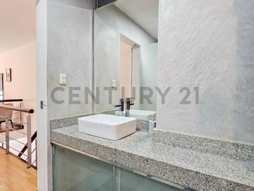 DUPLEX de 1 Dormitorio en el 6.º Piso – Excelente Ubicación en Miraflores