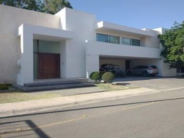CASA EN VENTA EN EL CLUB CAMPESTRE DE GOLF