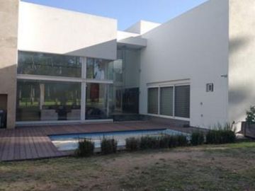 CASA EN VENTA EN EL CLUB CAMPESTRE DE GOLF