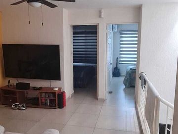 CASA EN VENTA EN FRACC. MONTERREAL