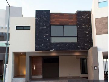 CASA EN VENTA EN FRACC. SAN ANGEL II