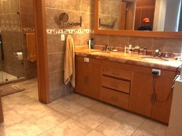 CASA EN VENTA EN LOMAS DEL TEC.
