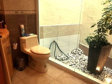 CASA EN VENTA EN LOMAS DEL TEC.