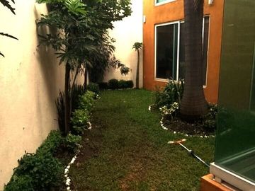 CASA EN VENTA EN LOMAS DEL TEC.