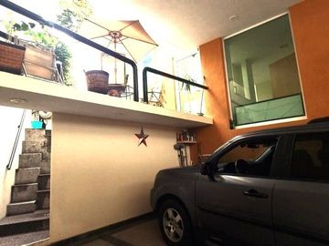 CASA EN VENTA EN LOMAS DEL TEC.