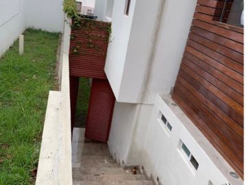 CASA EN VENTA EN PEDREGAL 2