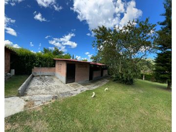 Venta de moderna FINCA con jacuzzi en El Noral, Copacabana.