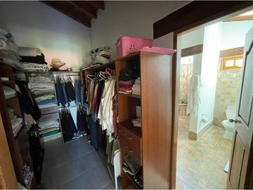 Venta de moderna FINCA con jacuzzi en El Noral, Copacabana.