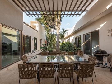 En Venta Residencia - Casa De Lujo En Fracc. CAMPESTRE, Merida