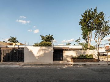 En Venta Residencia - Casa De Lujo En Fracc. CAMPESTRE, Merida