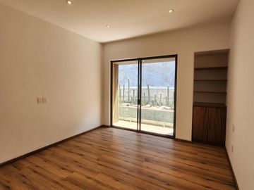 Casa en Venta en Club de Golf Altozano