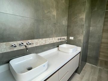 VENTA CASA  263000.00