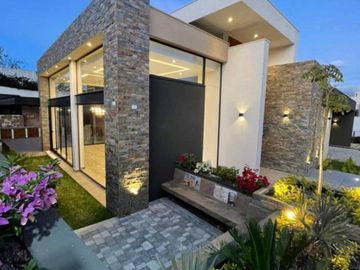 VENTA CASA  263000.00