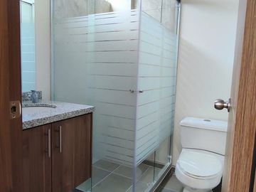 Casas en Venta, Proy. Vip 97 m², Terraza, Parqueadero, Patio, Marianitas Calderón