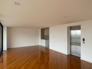 Venta Departamento a estrenar de 3 dormitorios de lujo en Urb. El Condado
