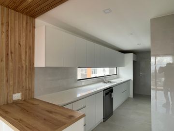 Venta Departamento a estrenar de 3 dormitorios de lujo en Urb. El Condado