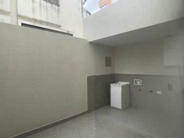 Venta Departamento a estrenar de 2 dormitorios urbanización El Condado