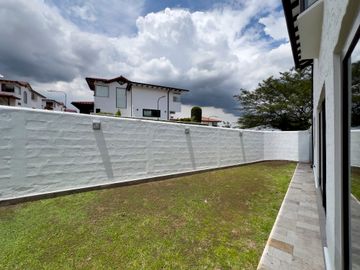 Casa en Venta-Cumbaya/Intervalles