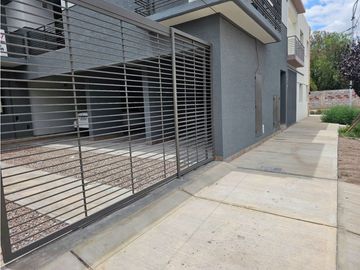 VENTA · DEPTO PB · 2 DORM · CUAYMALLEN ·  B. PRIVADO · R. VENETO