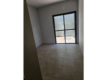 VENTA · DEPTO PB · 2 DORM · CUAYMALLEN ·  B. PRIVADO · R. VENETO