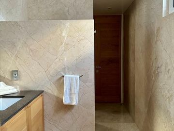 CASA EN VENTA, COL LAS AGUILAS