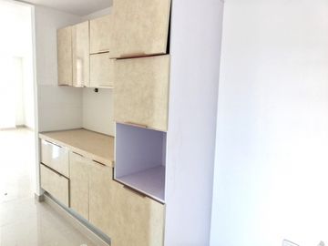 SE VENDE APARTAMENTO EN CIUDAD JARDIN, BARRANQUILLA.