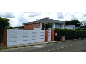 ALQUILO HERMOSA CASA CAMPESTRE EN CERRITOS