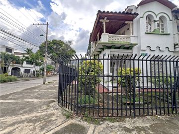 CASA ESQUINERA EN VENTA, EL CEDRO, SUR, CALI