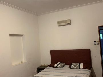 VENTA CHALET 3 AMB. LONGCHAMPS C/GARAGE Y FONDO