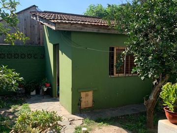 VENTA CHALET 3 AMB. LONGCHAMPS C/GARAGE Y FONDO