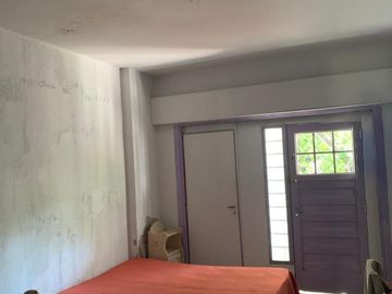 VENTA CHALET 3 AMB. LONGCHAMPS C/GARAGE Y FONDO