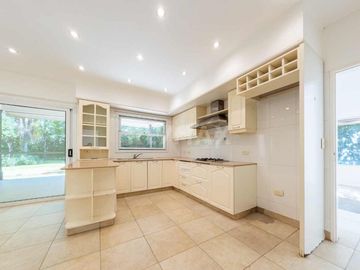Casa 5 amb c/ escritorio y piscina. Pilar Del Lago