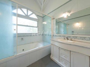 Casa 5 amb c/ escritorio y piscina. Pilar Del Lago